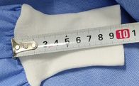 編まれた袖口の使い捨て可能な外科ガウンは、忍耐強い検査長い袖にガウンを着せます